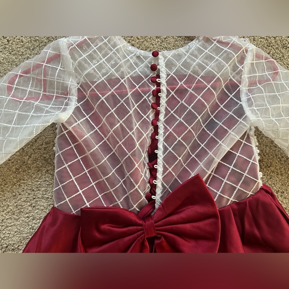 Beautiful Fancy Dress with a long train ❤️ - Picture 14 of 14